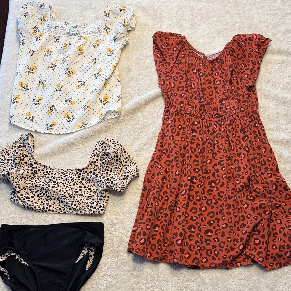 Size 10/12 lot spring/summer clothes as shown